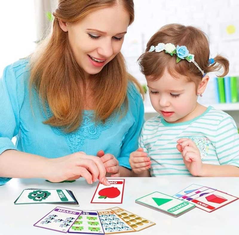 آموزش زبان به کودک با بازی